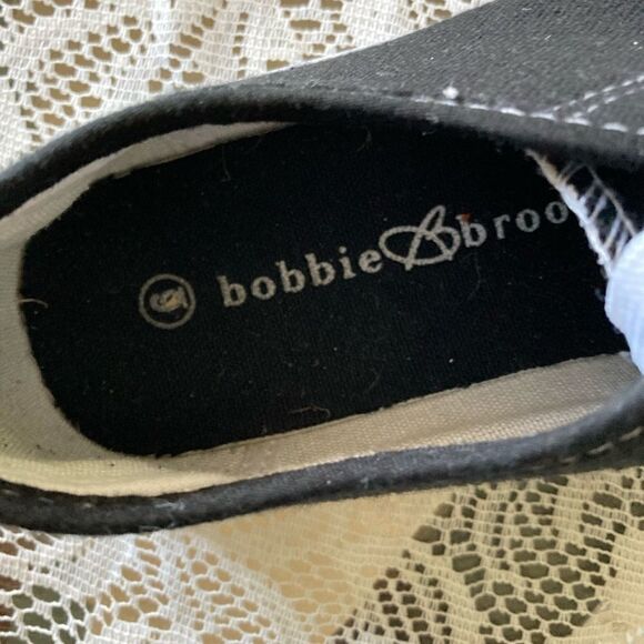 Bobbie Brooks sneakers Size 6 - Picture 5 of 11